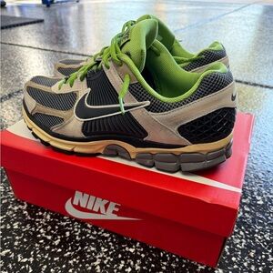 Nike Vomero 5 Men's Sneakers Size 10.5 Pale Ivory/ Smoke Grey